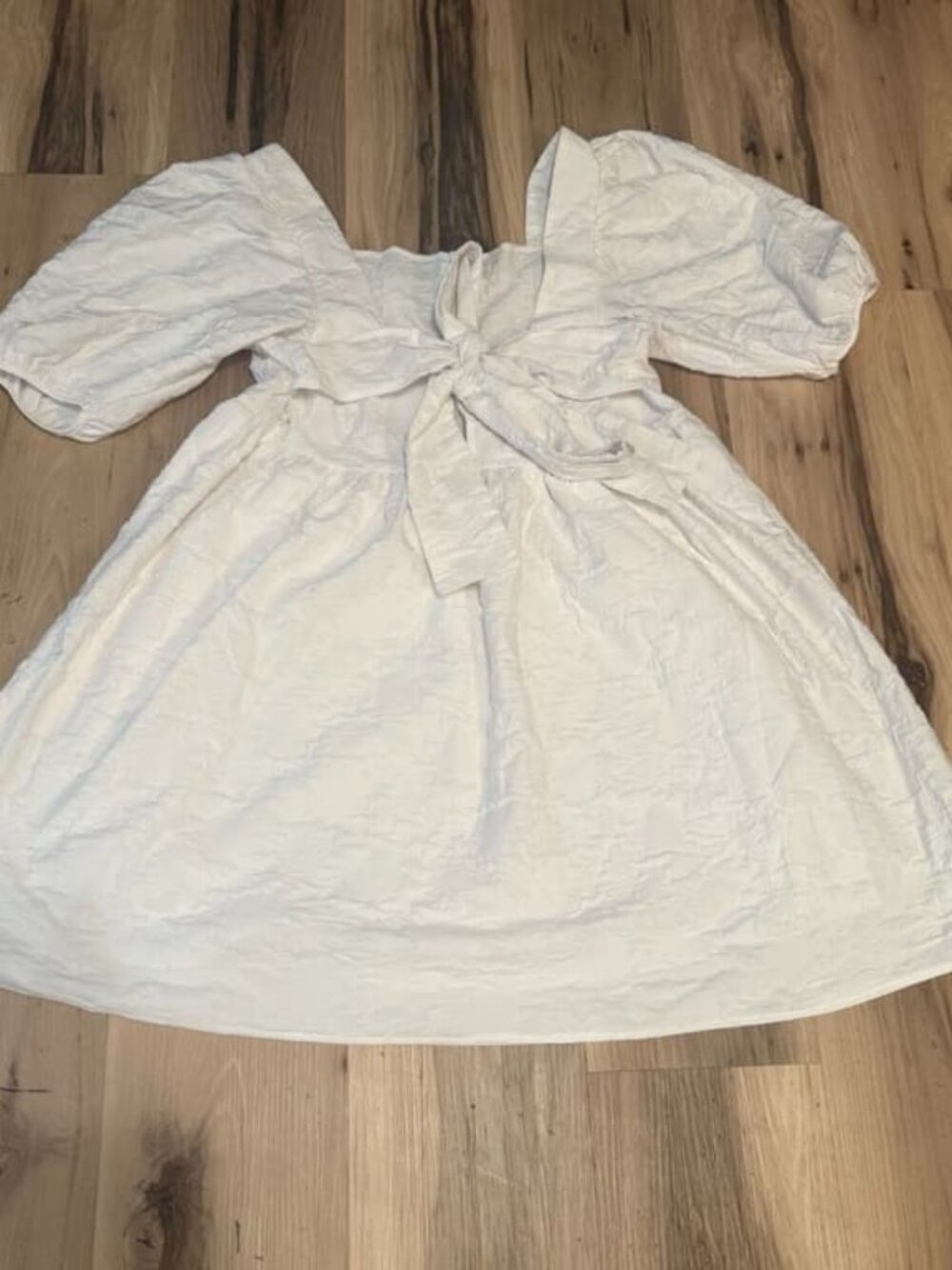 puff sleeved dress